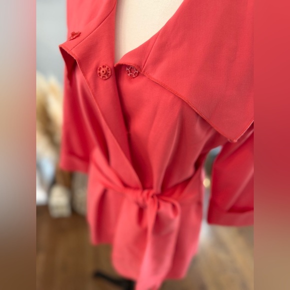 Luii Coral Buttoned Belted Jacket - Picture 8 of 8